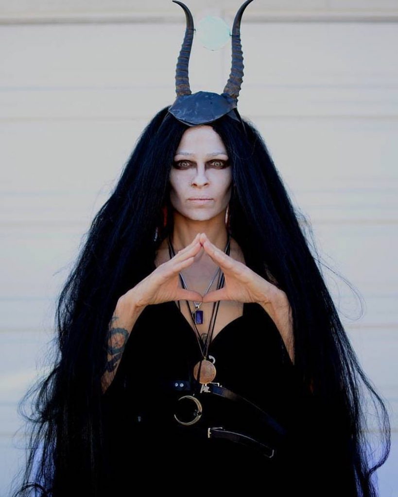 Typhon the Trident. Mudra. Triángulo.