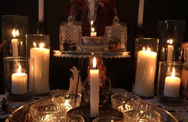 Teen Vogue explicó a sus lectoras de 12 a 17 años cómo utilizar la sangre menstrual para brujería