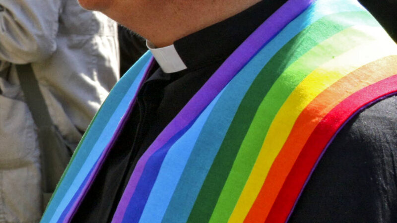 Homosexuales en seminarios. Una investigación clamorosa en Brasil (2005)