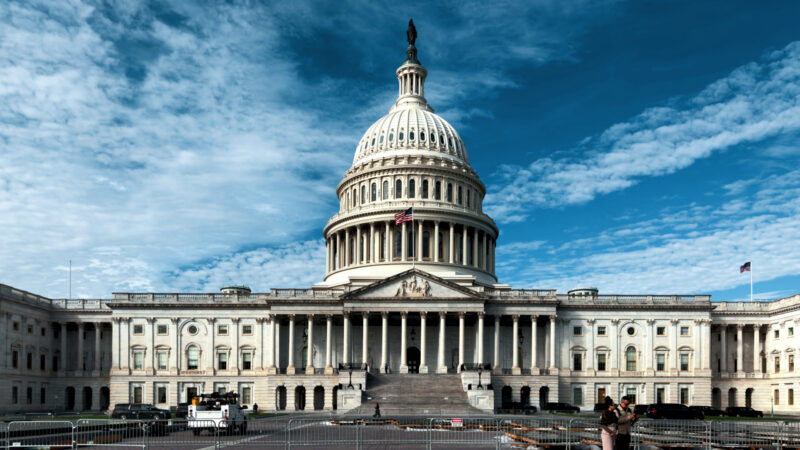 Gripe aviar. Administración Trump. Vacunas contra el virus H5N1 en humanos. Capitolio.