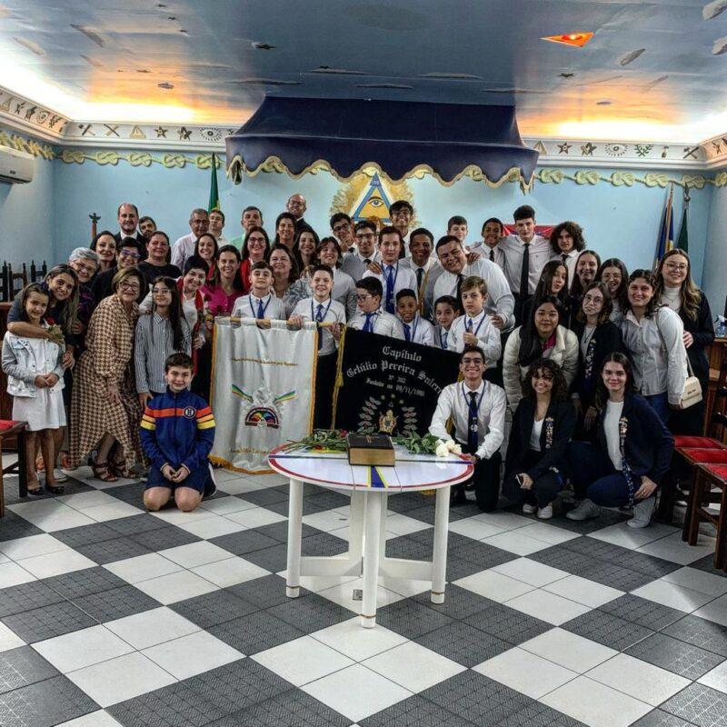 Niños. Masonería. Logias.