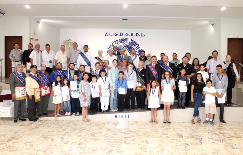 Niños. Masonería. Logias.